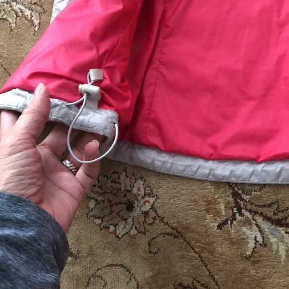 Patagonia vest white/ super light silver color. 🥶😍 Sz M with Primaloft - Picture 4 of 11